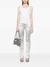 Pantalón Diesel de tiro bajo, color gris plateado, ajustado en la parte superior y acampanado en los bajos.