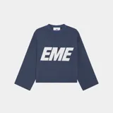 Sweater de punto color azul marino, con cuello redondo, mangas largas anchas y corte holgado. Presenta el logo "EME" bordado en blanco en el pecho.