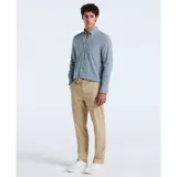 Camisa de hombre de manga larga confeccionada en poplin stretch con diseño de cuadros gingham en tonos azul y blanco.