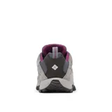 Championes de trekking Columbia modelo Crestwood Waterproof, en tonos grises con detalles en morado y suela negra antideslizante. Confeccionados en una combinación de cuero, malla y cintas con tecnología impermeable y transpirable.
