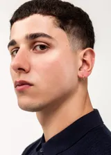 Par de aros tipo argolla lisos de 12mm de diámetro y 1mm de grosor, fabricados en oro 9 quilates.