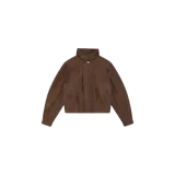 Campera de gamuza marrón de Eme Studios, modelo Romu Fawn, con cuello alto, cierre frontal oculto y diseño corto.