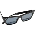 Lentes de sol Sunski modelo Fiorella, color negro con cristales grises.