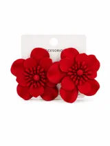 Aros con diseño de flor grande en color rojo, con pétalos superpuestos y centro texturizado.
