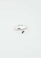 Anillo abierto de plata 925 con dos mariposas en los extremos y una hilera de zirconias de colores.