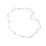 Collar plateado con eslabones ondulados y perlas blancas.