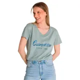 Remera verde con cuello en V y logo de Caterpillar estampado en el frente.