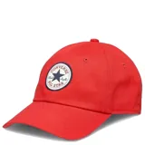 Gorro de béisbol Converse color rojo, con visera curva y parche circular frontal con el logo Chuck Taylor All Star en azul marino y blanco.