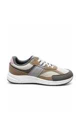 Championes deportivos Paddock Flork con tecnología Fleeex, en combinación de colores gris, marrón, blanco y detalles en rosado. Confeccionados con paneles de malla y refuerzos sintéticos.