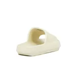 Chanclas Diadora Splash color beige con suela plataforma y tira ancha superior con textura en relieve y logo de la marca.