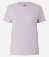 Remera básica de cuello redondo y manga corta, confeccionada en algodón suave y transpirable. Diseño liso y versátil de la marca Blue Steel.