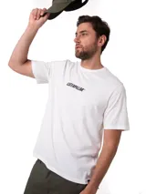 Remera Caterpillar de color blanco, de manga corta y cuello redondo, con el logo estampado en el pecho.