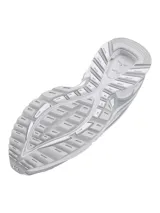 Championes Under Armour modelo HOVR Apparition, de diseño retro inspirado en el año 2009. Presentan una combinación de malla transpirable y refuerzos de cuero en color blanco y gris, con tecnología de amortiguación reactiva UA HOVR en la entresuela.