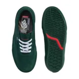 Championes Vans Skate Curren Caples, color verde oscuro, con cordones blancos, suela de goma y detalles de la marca en el lateral y el talón.