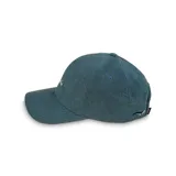Gorra de béisbol negra de corderoy con el nombre "Martha" bordado en el lateral. Ajustable, de visera curva y corona alta. Hecha con plástico reciclado post-consumo.