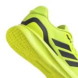 Championes de running Adidas modelo Run Falcon 5, color verde lima con detalles en negro. Presentan parte superior de malla transpirable, mediasuela con tecnología Cloudfoam para mayor amortiguación y suela Adiwear resistente al desgaste.