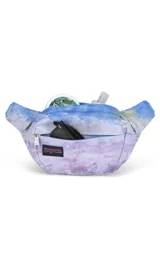 Riñonera negra de la marca JanSport, modelo Fifth Avenue, con parche frontal de la marca y cierres metálicos.