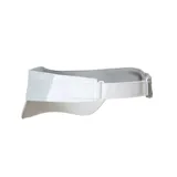 Visera deportiva Under Armour blanca con logo plateado.