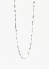 Cadena fina de plata 925 hipoalergénica con eslabones retorcidos.
