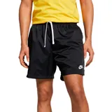 Short de baño Nike color negro, con cintura elástica y cordón ajustable blanco. Presenta el logo de la marca bordado en la parte inferior y forro de malla interior.