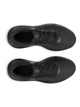 Championes de running Under Armour modelo Charged Rogue 5, color negro. Presentan una parte superior de malla técnica transpirable, entresuela Charged Cushioning para amortiguación y suela de goma resistente para mayor tracción.