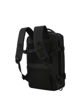 Mochila de viaje negra, de diseño ejecutivo y estructura semi rígida. Posee correas de compresión laterales con hebillas, manija superior reforzada y tiras acolchonadas regulables. Presenta un bolsillo frontal con cierre impermeable y un logo pequeño de la marca "terrano" en la parte inferior.