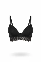 Sostén tipo bralette negro con copas triangulares sin aro, tirantes ajustables y banda inferior ancha de encaje con diseño floral.