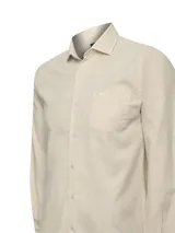 Camisa de manga larga RKF modelo Flasquare, color beige con sutil patrón a cuadros, cuello camisero, cierre frontal con botones y un bolsillo ojal en el pecho con el logo bordado de la marca.