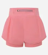 Bermuda deportiva tipo runner, color verde menta, confeccionada en microfibra con cintura elástica. Tiene un corte holgado y bajo redondeado.