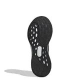 Championes Adidas Ultrarun 5 W, color negro con detalles en blanco y las tres tiras plateadas.