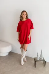 Remerón de manga corta, corte oversize, color plateado con brillo, confeccionado en lurex con lycra.