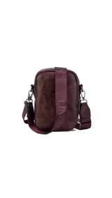 Bandolera morral color verde militar, con cierre metálico principal y cierre frontal. Cuenta con correa de galón gruesa y ajustable.