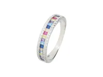 Anillo de plata 925 con circonias multicolor engarzadas en hilera.
