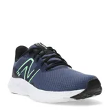 Championes de running New Balance modelo 411 V3, color azul con detalles en verde claro. Presentan una capellada de malla transpirable, entresuela de EVA acolchada para mayor amortiguación y suela de goma resistente para una tracción óptima.