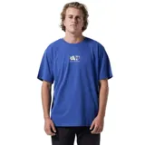 Remera azul de manga corta con estampado de flores y logo de la marca en el pecho.