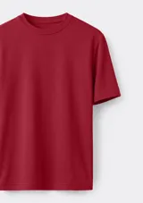 Remera básica celeste de corte regular, con cuello redondo y mangas cortas.