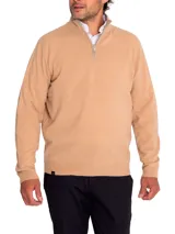 Sweater de punto color tostado, con cuello alto y medio cierre frontal, de manga larga y diseño regular.