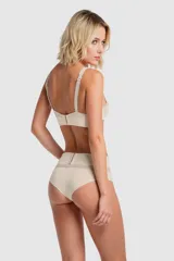 Soutien negro de microfibra con breteles finos regulables y espalda con cierre de gancho.