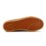 Championes de lona y gamuza sintética Quiksilver modelo Varial para hombre, en color verde militar con suela y puntera de goma marrón, cordones negros y detalles del logo en la lengüeta.