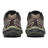 Championes Salomon modelo XT-6 de color negro, diseñados para trail running y uso urbano, con sistema de ajuste rápido Quicklace y suela con gran tracción.
