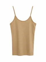 Musculosa seamless color beige, con tirantes finos y escote redondo.