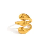 Anillo dorado con diseño de gotas orgánicas. Elaborado en acero quirúrgico con baño de oro y ajustable.
