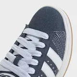 Championes Adidas Campus 00s de tela azul con costuras decorativas, tres tiras blancas con estrellas y suela de caucho.