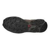 Championes Salomon modelo XT-6 de color negro, diseñados para trail running y uso urbano, con sistema de ajuste rápido Quicklace y suela con gran tracción.