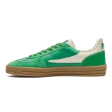 Championes Fila modelo Fx Court 70 Vintage, en color verde y crudo, con suela de goma marrón y detalles perforados.