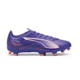 Championes de fútbol Puma Ultra 5 Play FG/AG, color violeta con detalles en rosa y naranja.