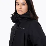 Campera impermeable Merrell de corte técnico, color negro, con capucha ajustable, cierre frontal waterproof, bolsillos frontales con solapa, ventilación bajo las axilas y puños ajustables.