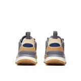 Championes Merrell Alpine 83 Recraft para hombre, color azul, beige y gris. Capellada de ante y textil reciclado, cordones y refuerzos reciclados, forro de malla transpirable, plantilla extraíble de espuma EVA reciclada y suela de goma.