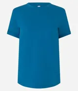 Remera de algodón celeste con cuello redondo y mangas cortas dobladas, de corte regular y diseño liso.