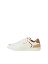 Championes urbanos Jack & Jones modelo Wealing, de diseño clásico con puntera redonda y cordones. Presentan una capellada en color blanco hueso con detalles en tono marrón y beige en el talón y laterales. Cuentan con suela de goma resistente.